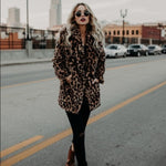 manteau de fourrure de leopard